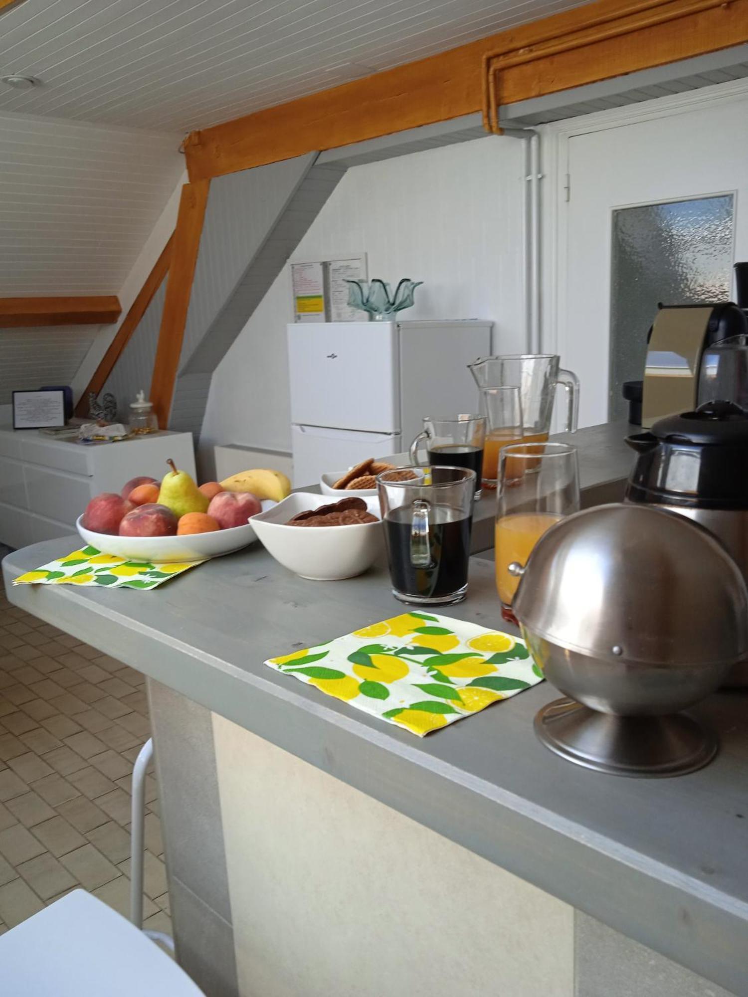 Appartement Les Roses de Rita à Boisset-lès-Montrond Extérieur photo